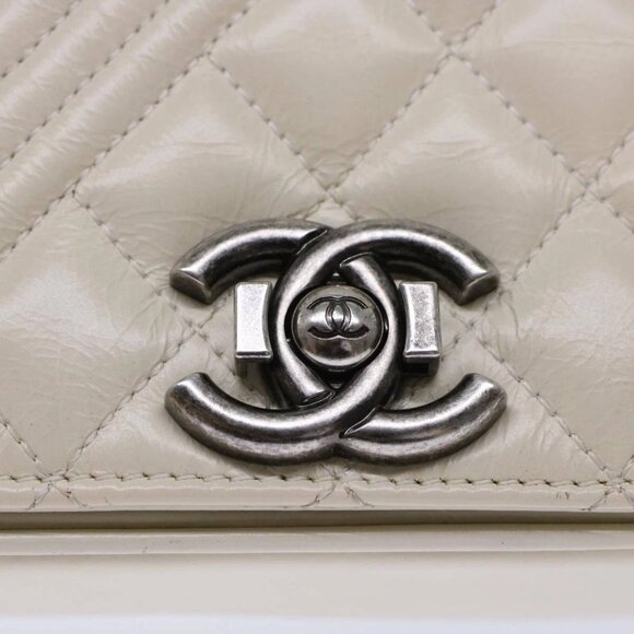 CHANEL Chevron x Matelasse Chain Shoulder Bag Lamb Skin White CC Auth 48469AV - Picture 12 of 16
